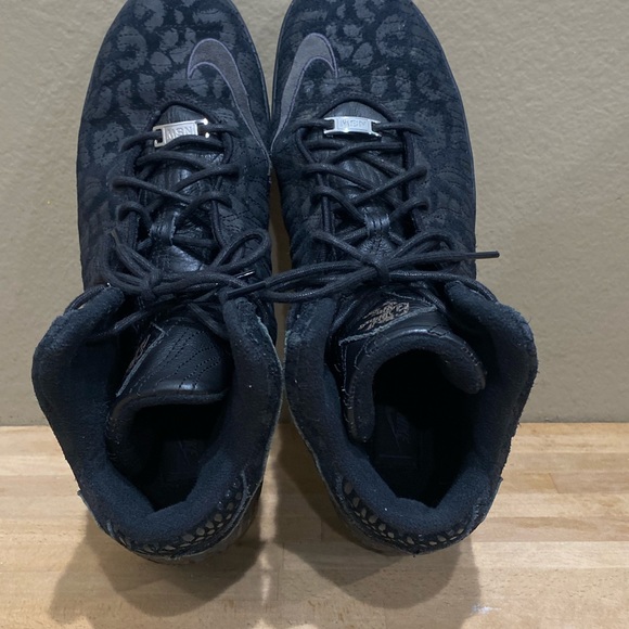 Nike Air Lebron XI NSW Lifestyle Black Size 12 616766-003 Animal Pattern - Picture 13 of 14